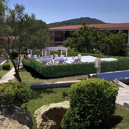Aparthotel Ahr Costa Serena Village 4*