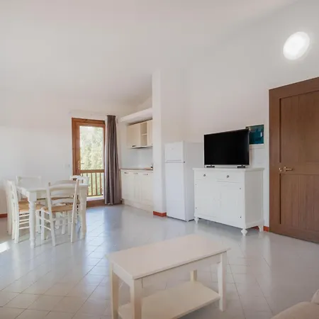 Felix - Costa Serena 아파트호텔 팔라우